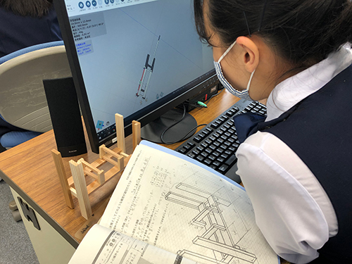caDIY3Dを授業で使用した際の様子(島根大学教育学部附属義務教育学校)