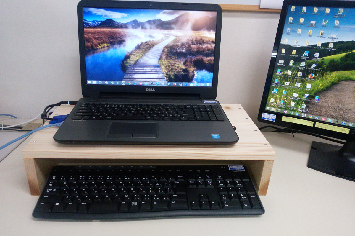 机の上に置くPCディスプレイ台